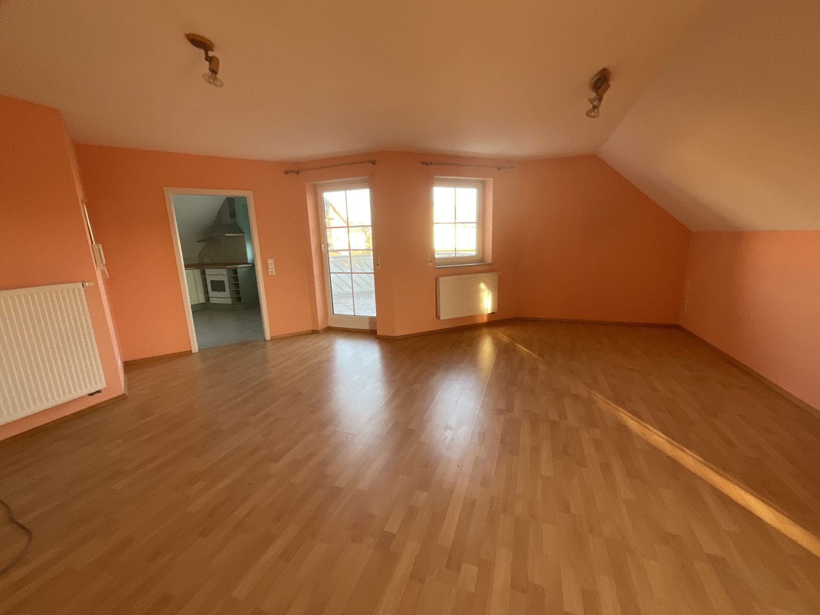 Zuhause für die ganze Familie – Großzügiges 2-Familienhaus mit Wintergarten und WoMo Stellplatz