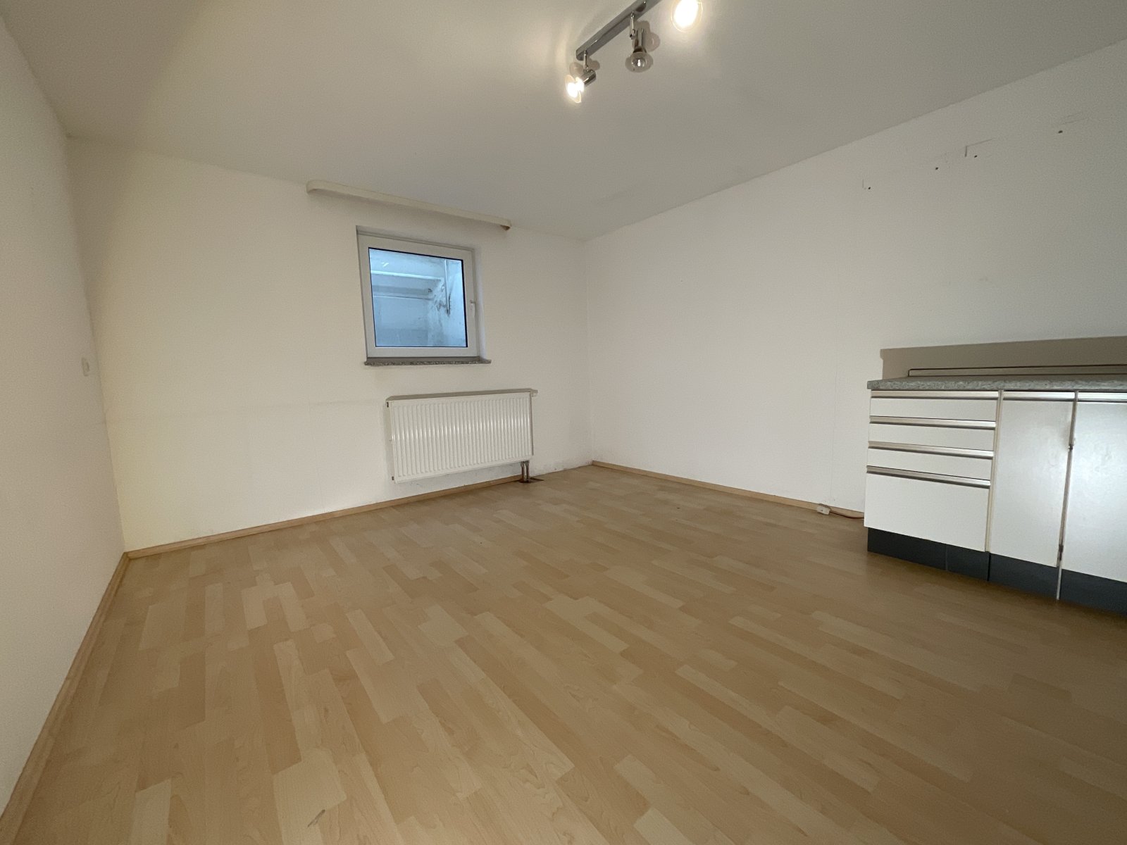 Zuhause für die ganze Familie – Großzügiges 2-Familienhaus mit Wintergarten und WoMo Stellplatz