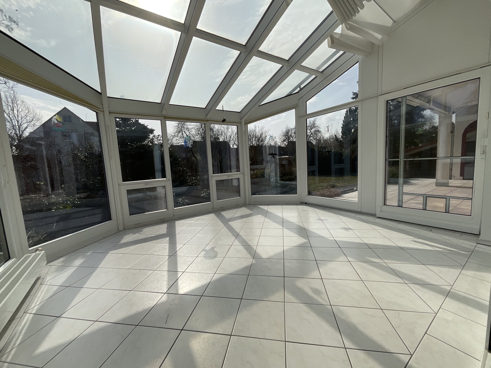 Zuhause für die ganze Familie – Großzügiges 2-Familienhaus mit Wintergarten und WoMo Stellplatz