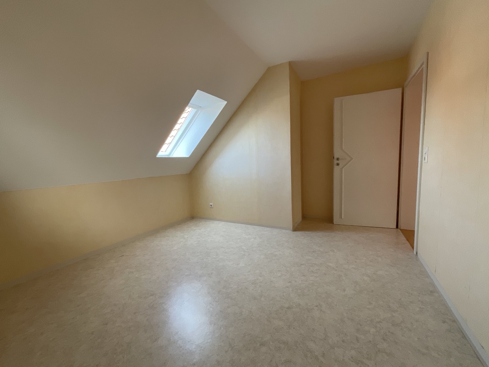 Zuhause für die ganze Familie – Großzügiges 2-Familienhaus mit Wintergarten und WoMo Stellplatz