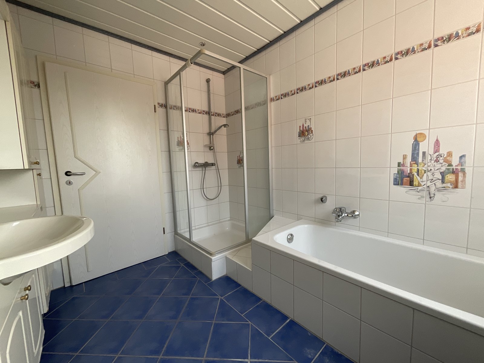 Zuhause für die ganze Familie – Großzügiges 2-Familienhaus mit Wintergarten und WoMo Stellplatz