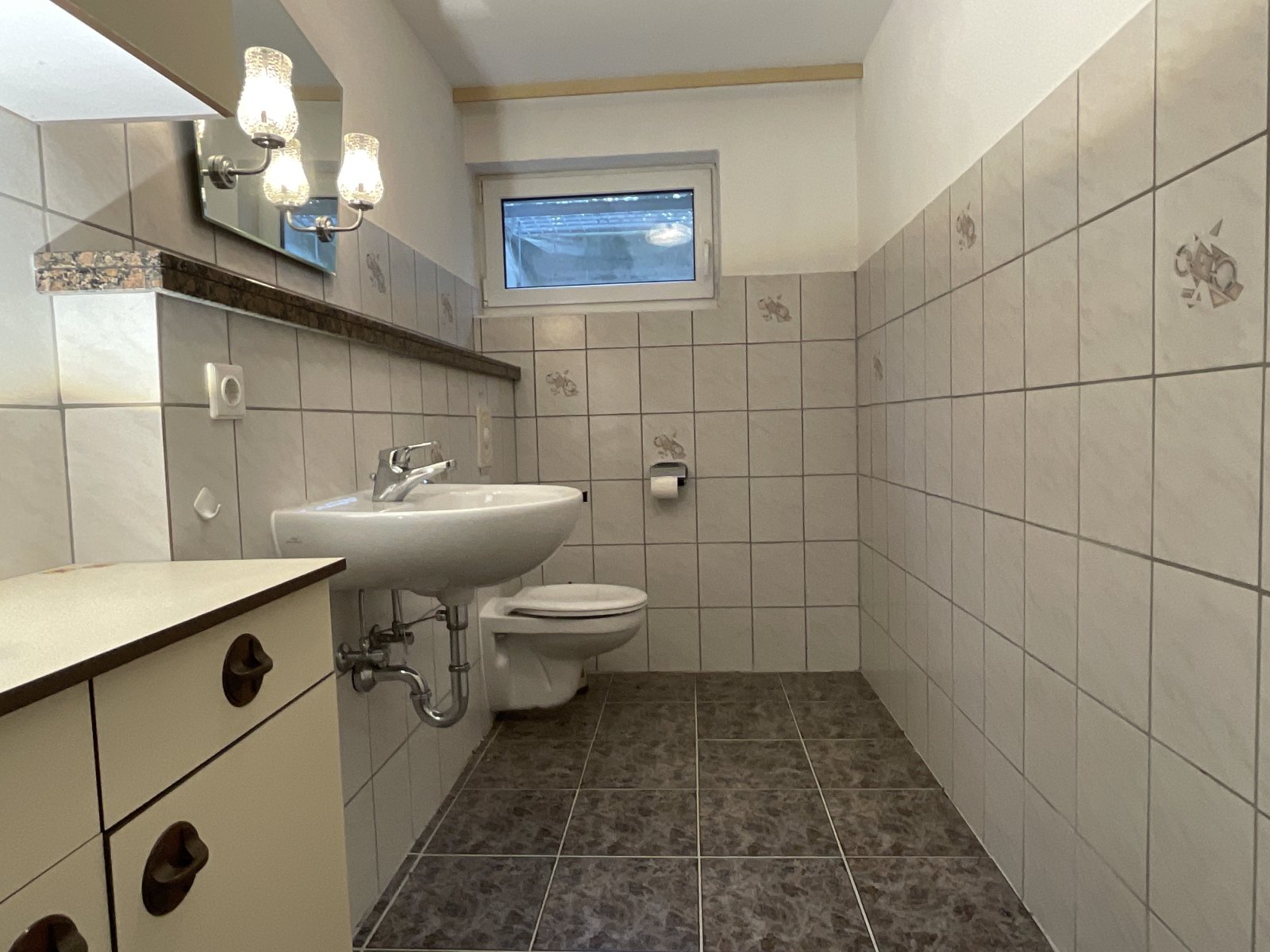 Zuhause für die ganze Familie – Großzügiges 2-Familienhaus mit Wintergarten und WoMo Stellplatz