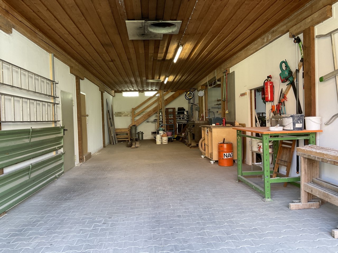 Hauptraum Halle Blick nach innen Hauptraum Halle Blick nach innen
