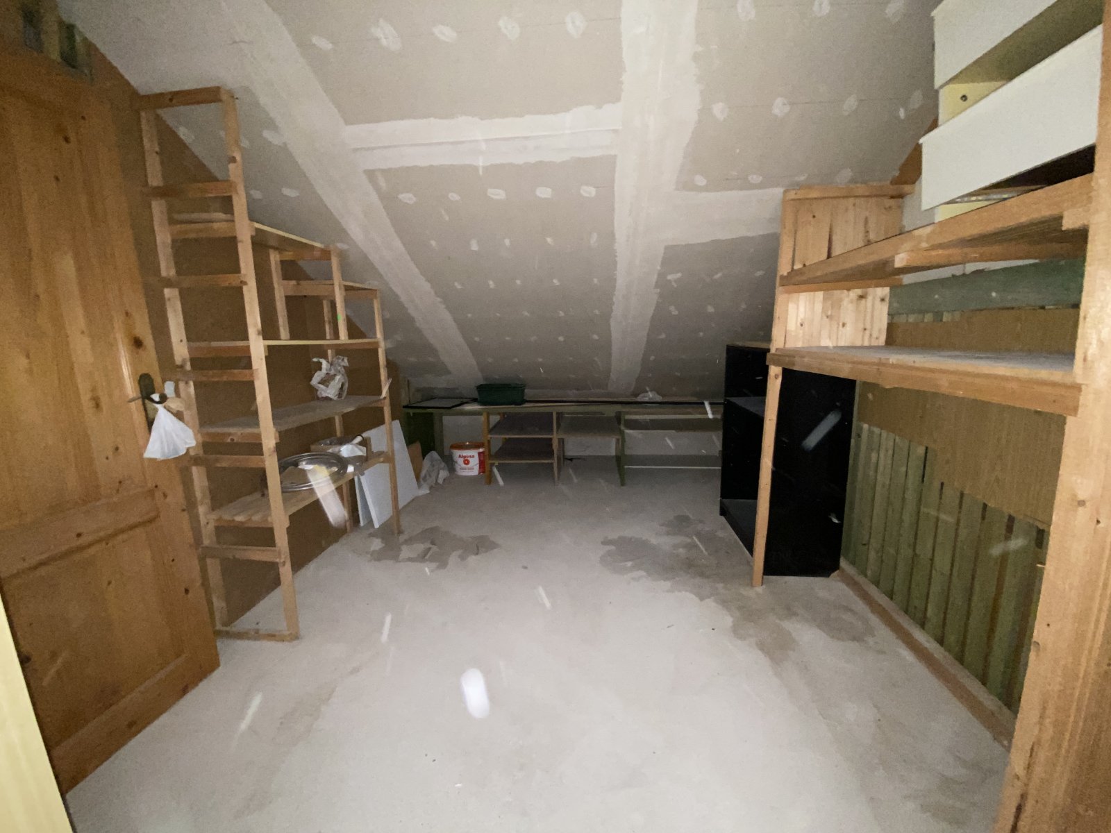 Abstellraum im Dachgeschoss Abstellraum im Dachgeschoss